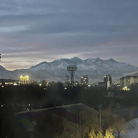 Logvinenko Apartment Bishkek Luaran gambar