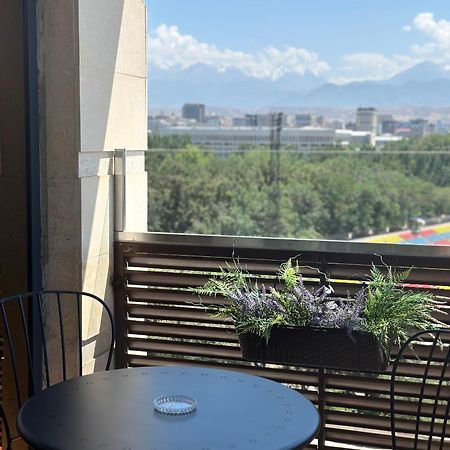 Logvinenko Apartment Bishkek Luaran gambar