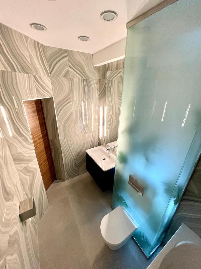 Logvinenko Apartment Bishkek Luaran gambar
