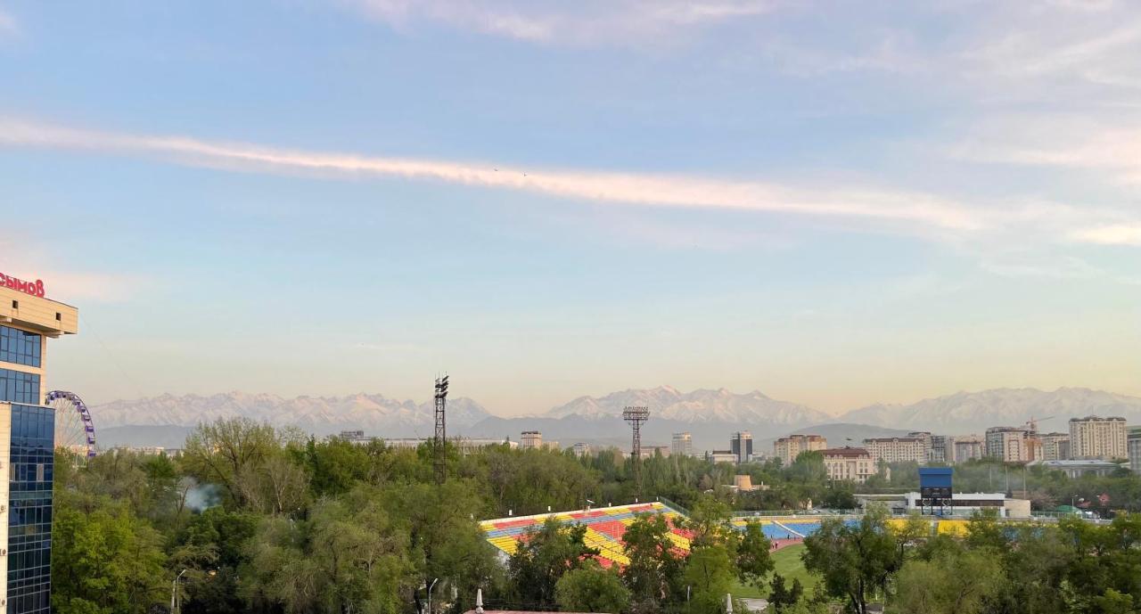 Logvinenko Apartment Bishkek Luaran gambar